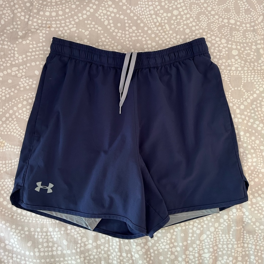 Under Armour Men’s 2-in-1 shirts, size Large